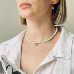 Natural pearl necklace with lotus