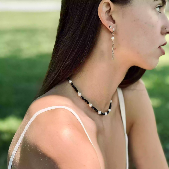 Necklace made of black agate with pearls